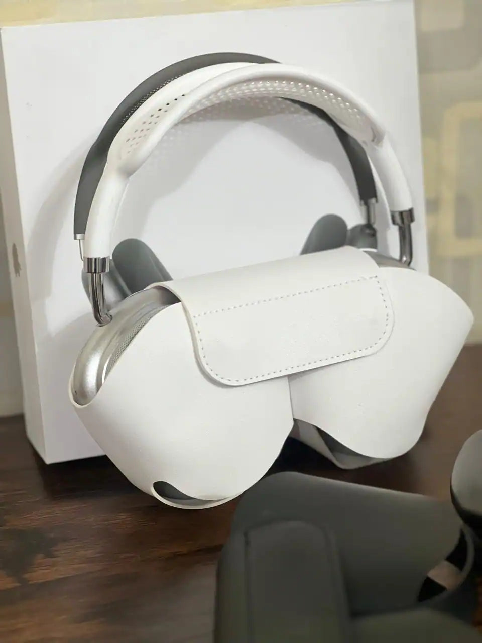 Apple Premium Over-Ear Wireless Headphones - Space Gray